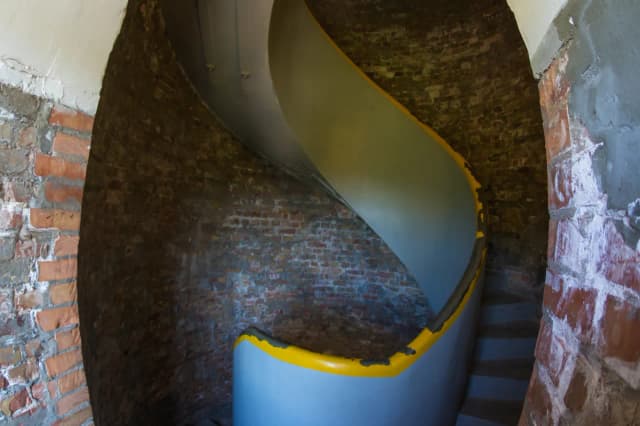 Latarnia morska Hel – 197 schodów do niezapomnianych widoków Latarnia morska Hel – 197 schodów do niezapomnianych widoków