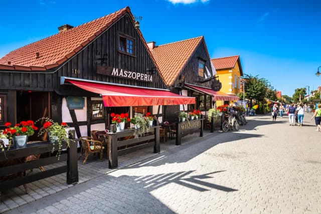 Najlepsze miejsca w Helu, gdzie zjeść – odkryj kulinarne perełki! Najlepsze miejsca w Helu, gdzie zjeść – odkryj kulinarne perełki!